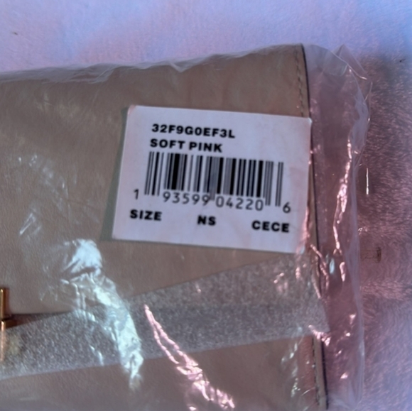 Michael Kors Wallet Soft light Pink NEW in pkg from manufacturer - Picture 6 of 13